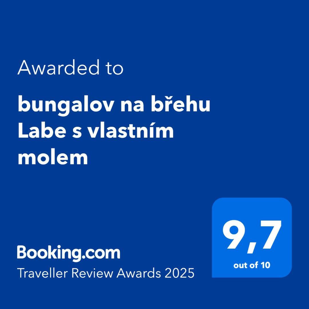 Bungalov Na Brehu Labe S Vlastnim Molem Pardubice Eksteriør bilde